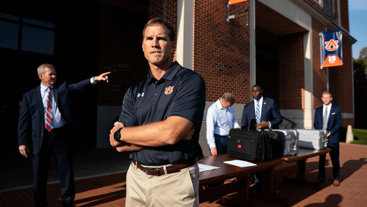 Why did Auburn fire Hugh Freeze? Tigers make coaching change amidst underwhelming season image