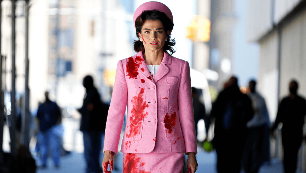 Julia Fox Is Facing Backlash For Her "Disrespectful" Jackie Kennedy Costume, And Here's How She Responded