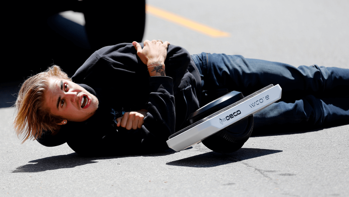 Justin Bieber suffers ‘gnarly’ fall from electric skateboard: ‘My rib hurts so f–king bad’