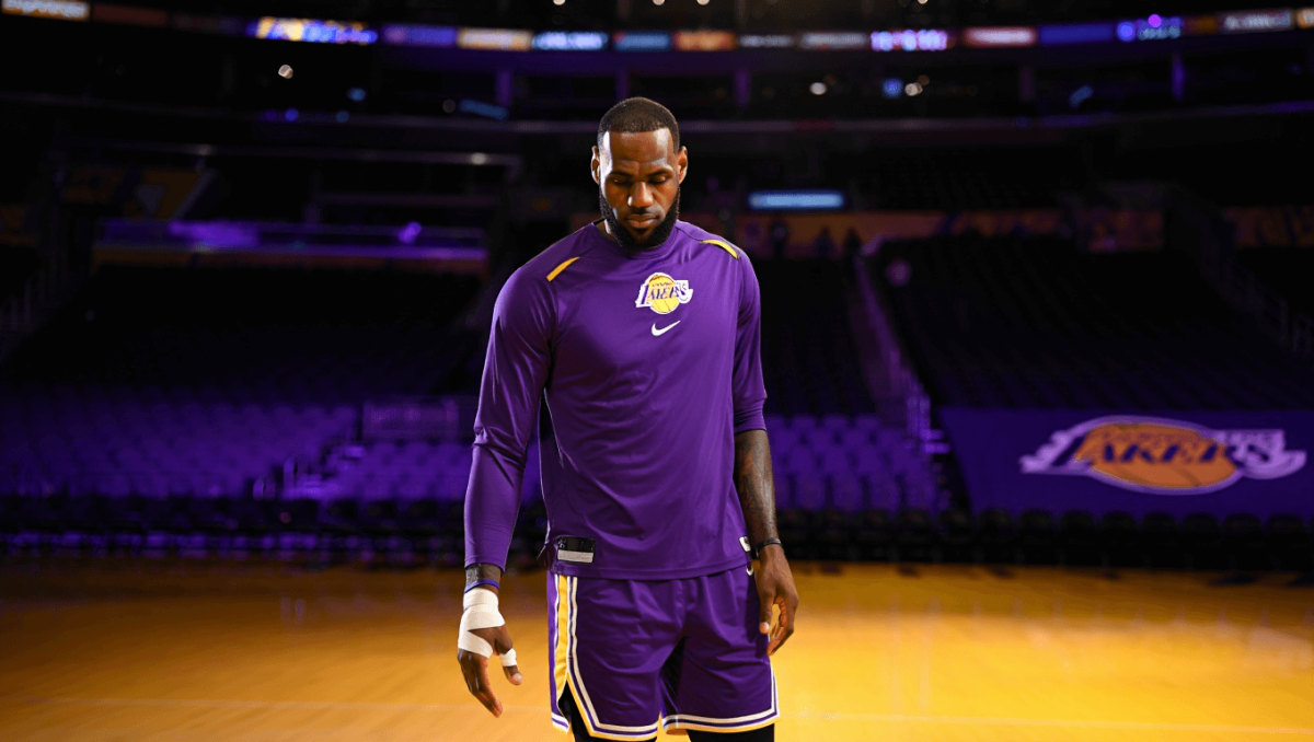 Lakers predicted to trade $33M veteran after latest injury and extremely underwhelming stint image