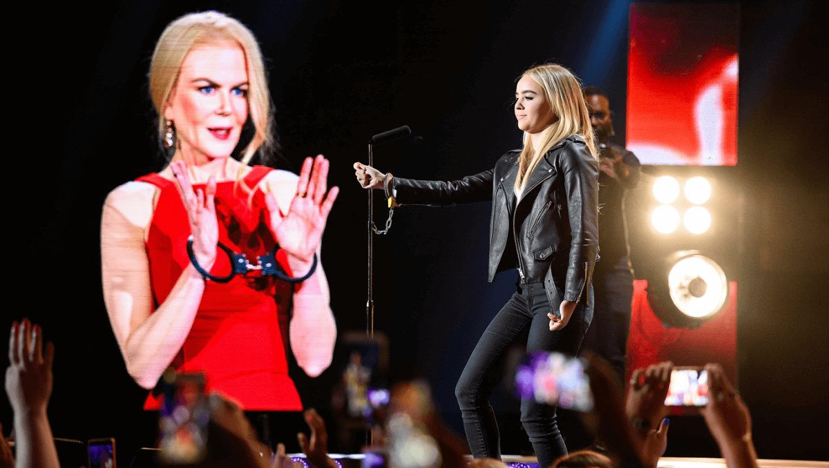 Newly single Nicole Kidman gets arrested by Sabrina Carpenter for ‘being too hot’ during Nashville concert