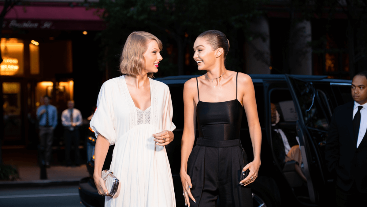 Taylor Swiftâs recent dinner outings are sparking a theory about her wedding plans