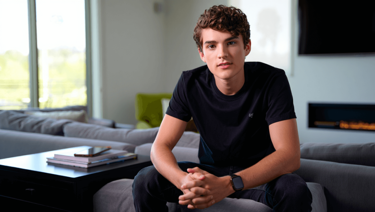 Taylor Swift's brother, Austin, on popular celeb dating app Raya: sources