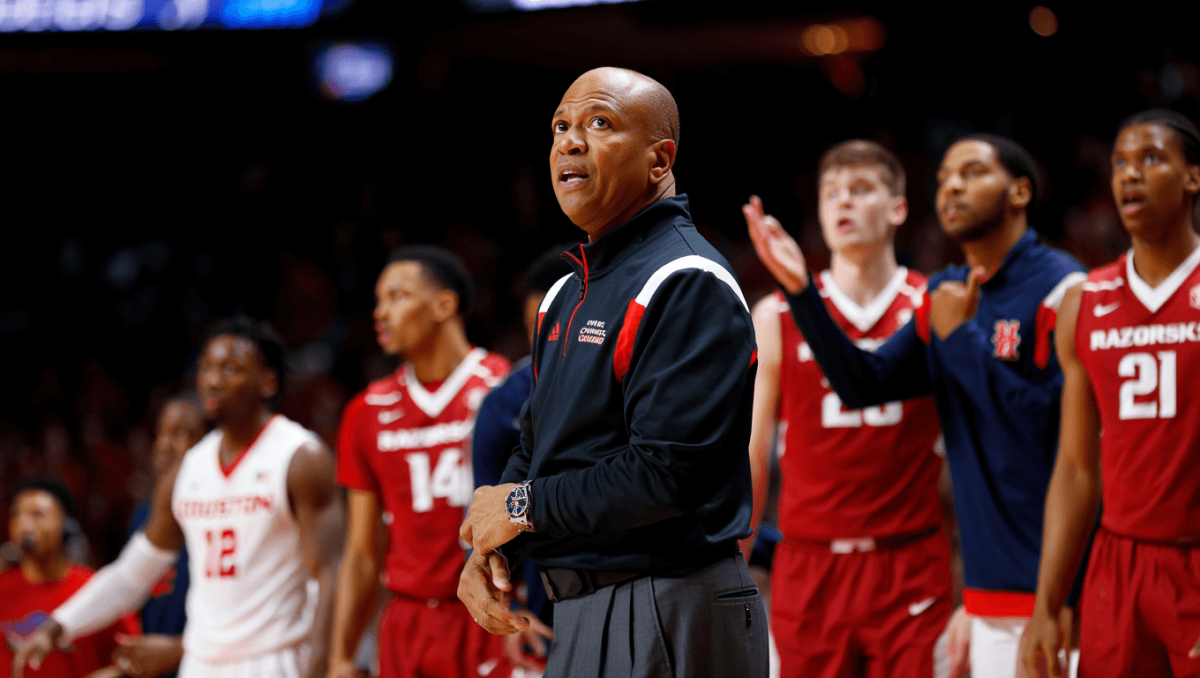 Auburn Tigers guard Tahaad Pettiford (0) shoots the ball past Purdue Boilermakers guard Braden Smith (3) during the first half at Gainbridge Fieldhouse.