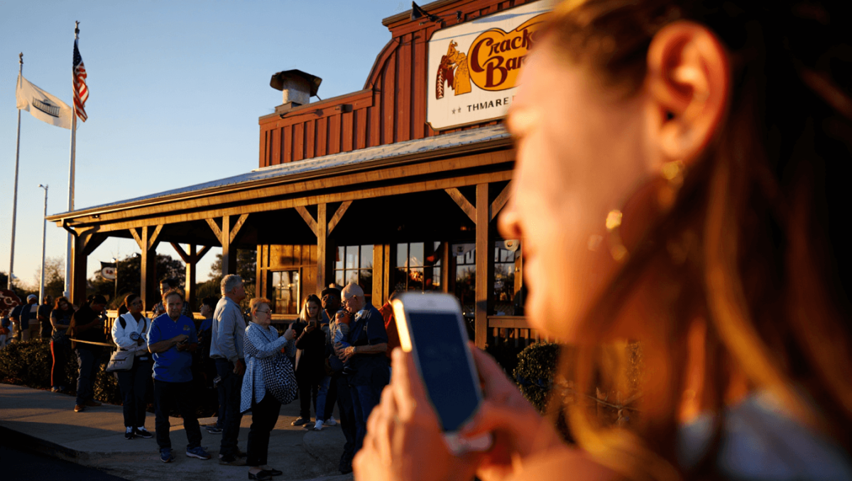 Cracker Barrel's Response To Being Connected To The White House Is Going Viral