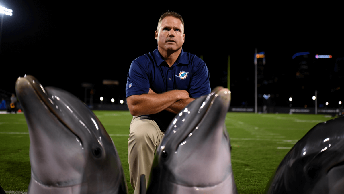 Should Dolphins fire Mike McDaniel? image