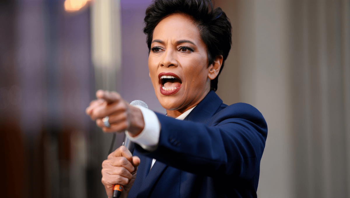 Jamie Lee Curtis Had A Strong Reaction When A Reporter Suggested She Be More "Careful" After Her Charlie Kirk Comments Sparked Backlash