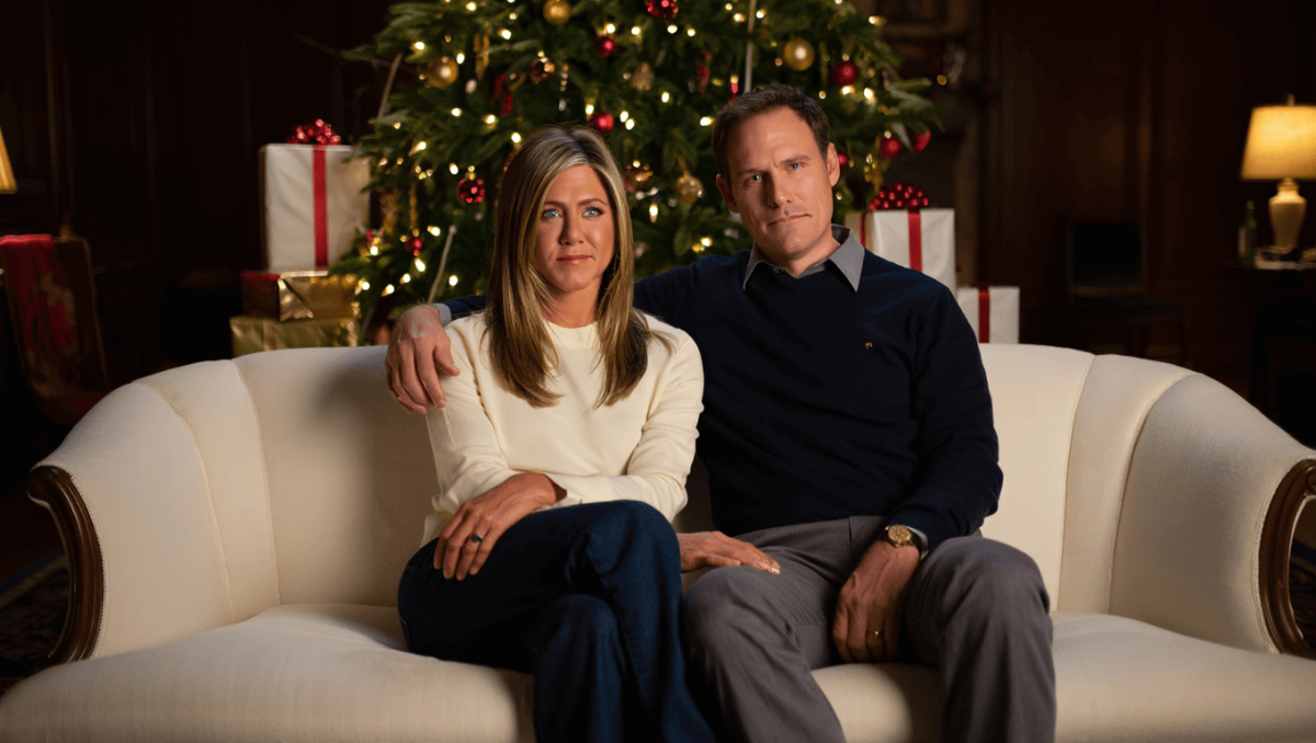 
		Jennifer Aniston shares glimpse into Christmas festivities with boyfriend Jim Curtis	