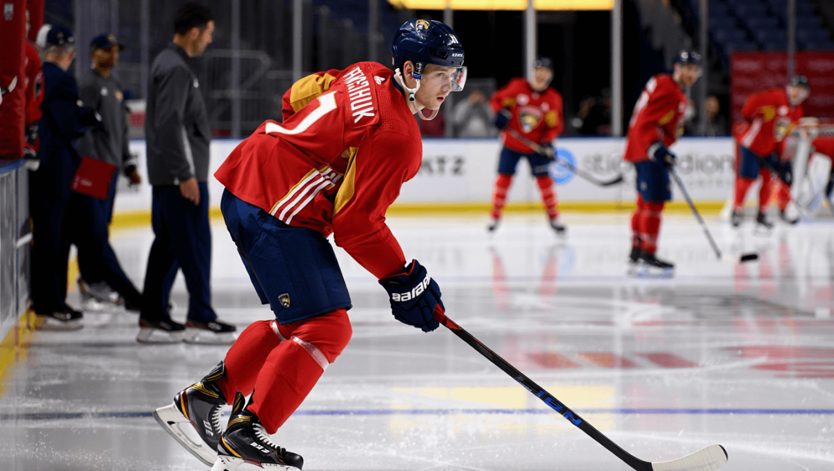 Florida Panthers head coach Paul Maurice looks on in a game against the Washington Capitals during the second period at Amerant Bank Arena.