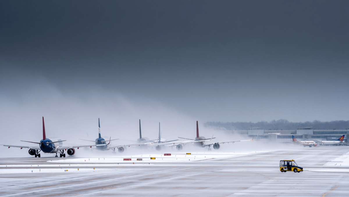 1,000 flights canceled for weekend as another winter storm takes aim at East Coast