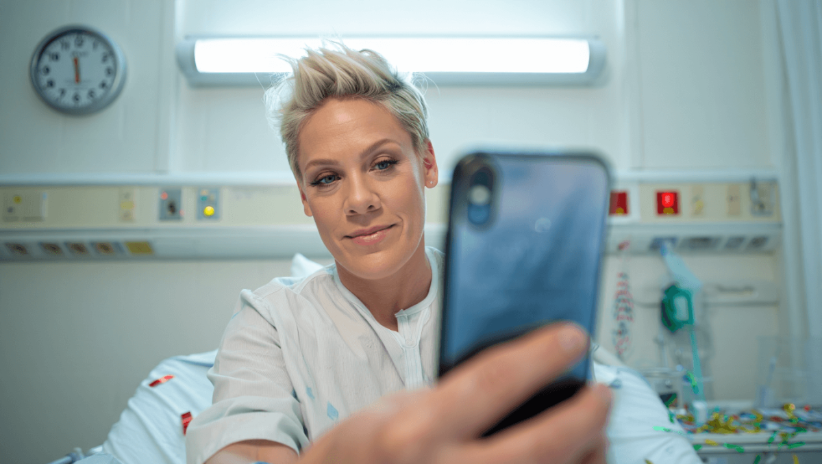 Pink rings in new year with hospital selfie as she undergoes surgery:Â ‘Leaving behind all of my hurt’