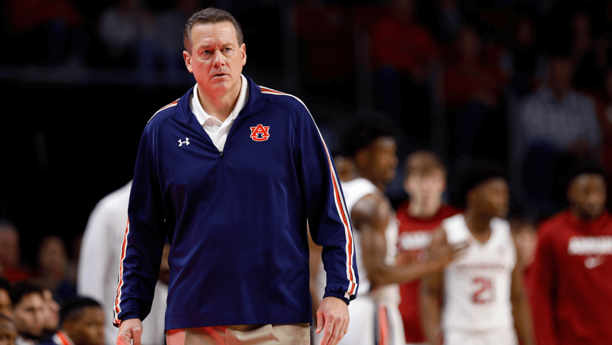 Baylor Bears head coach Scott Drew reacts on the sideline during the first half against the Houston Cougars at Paul and Alejandra Foster Pavilion.