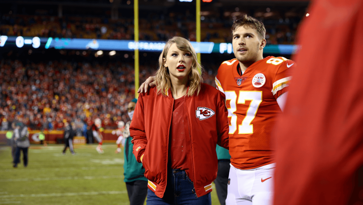 
		Taylor Swift live updates: Did the singer attend Travis Kelce’s final Chiefs game of the season?	