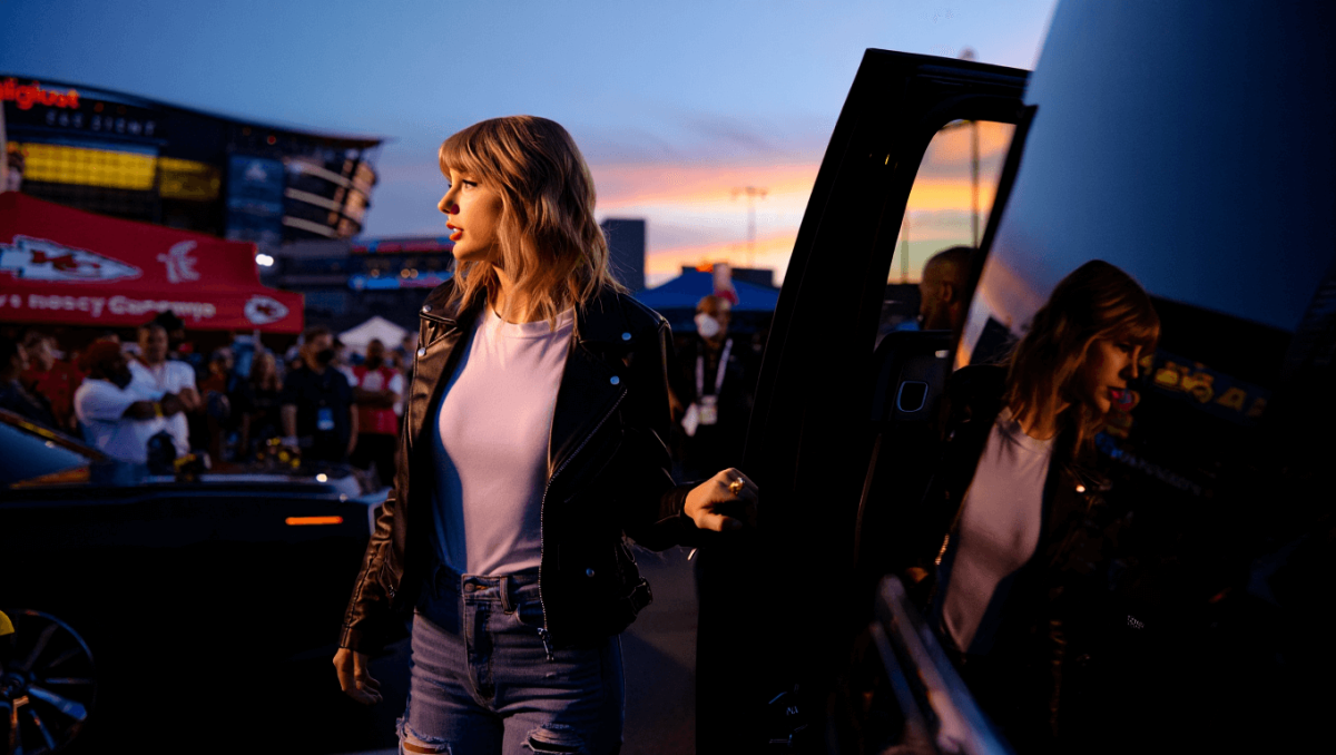 Taylor Swift skips Travis Kelce’s last Chiefs game of the season as retirement buzz ramps up