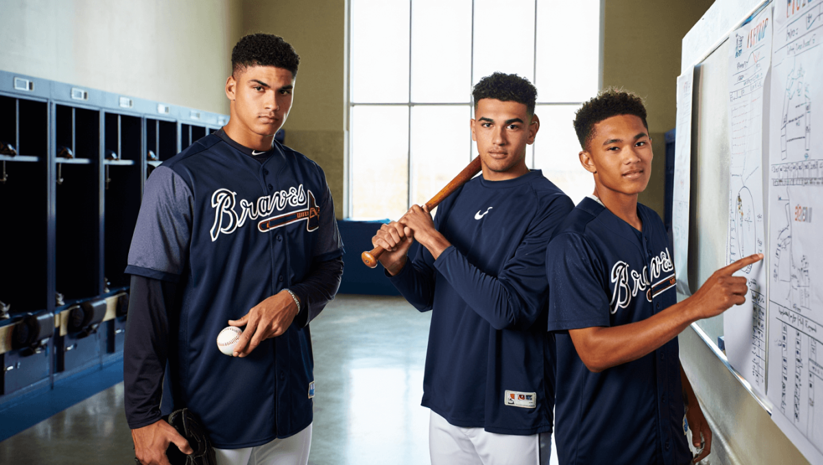 Braves linked to 3 starting pitchers who are still free agents to be signed image