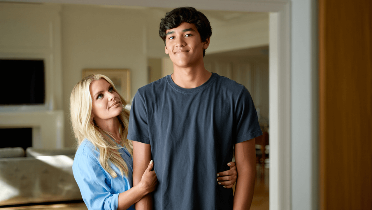 Jessica Simpson’s 12-year-old son towers over pop star in sweet snap