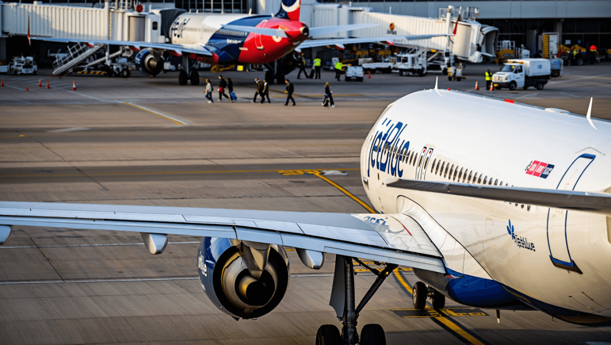 JetBlue drops 2 more cities as it shifts to core markets