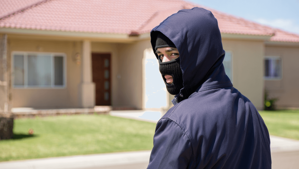 
		Armed Nancy Guthrie kidnapping suspect seen in terrifying first photos released by FBI	