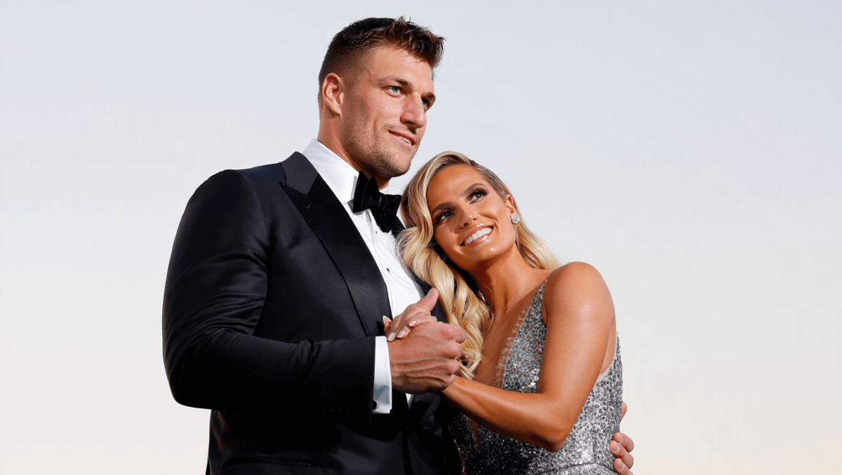 Camille Kostek wants boyfriend Rob Gronkowski on ‘DWTS’: ‘Someone pair up with him!’