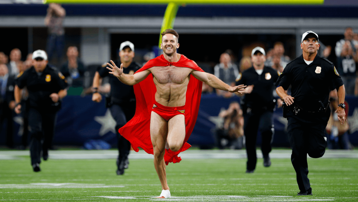 Super Bowl streaker speaks out and reveals the ridiculous way he got away with it