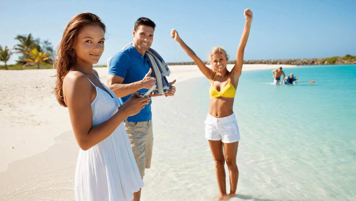 The First 300 Real-Time Traveler Safety Scores For Cancun, Punta Cana & Cabo Just Dropped