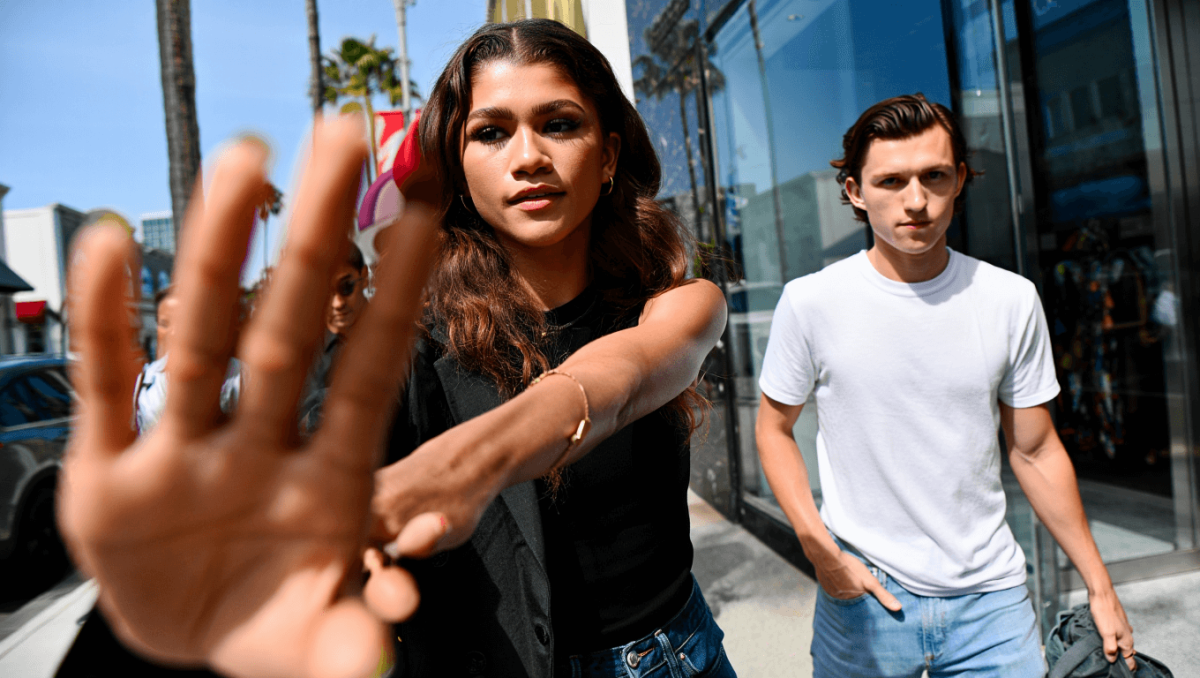 Zendaya swaps engagement ring for gold band, sparks marriage rumors with Tom Holland