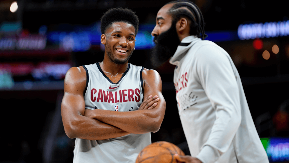 Evan Mobley is glad to be playing alongside a top point guard like James Harden image