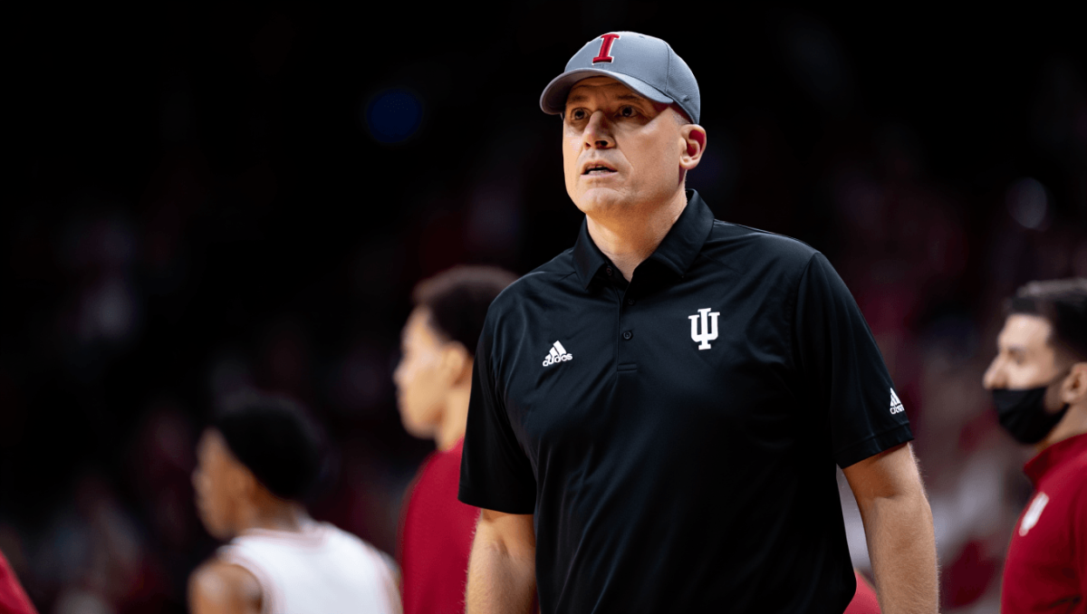 Indiana Hoosiers head coach Darian DeVries instructs his team against the Michigan State Spartans during the second half at Simon Skjodt Assembly Hall.