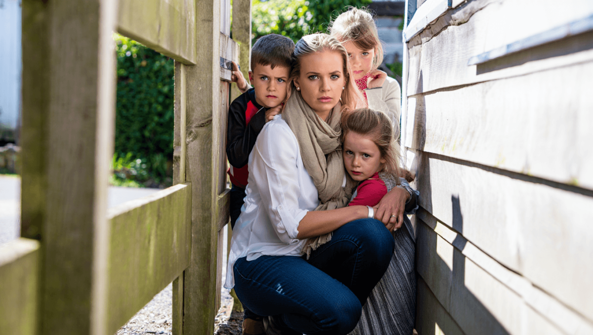 
		Kendra Duggar goes into hiding at ‘very private’ location with children after being released from jail	