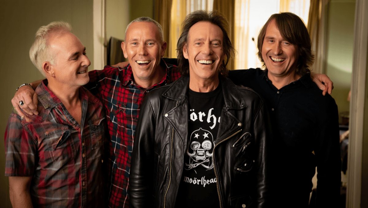 MÃ¶torhead guitarist Phil Campbell seen beaming with pals in final photo before his death