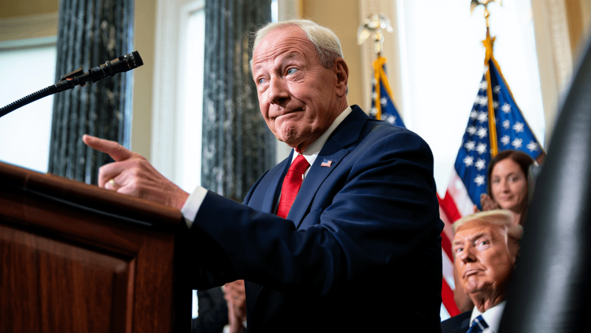 This Senator Demolished Trump With Just One Analogy, And Now People Want Him To Run For President