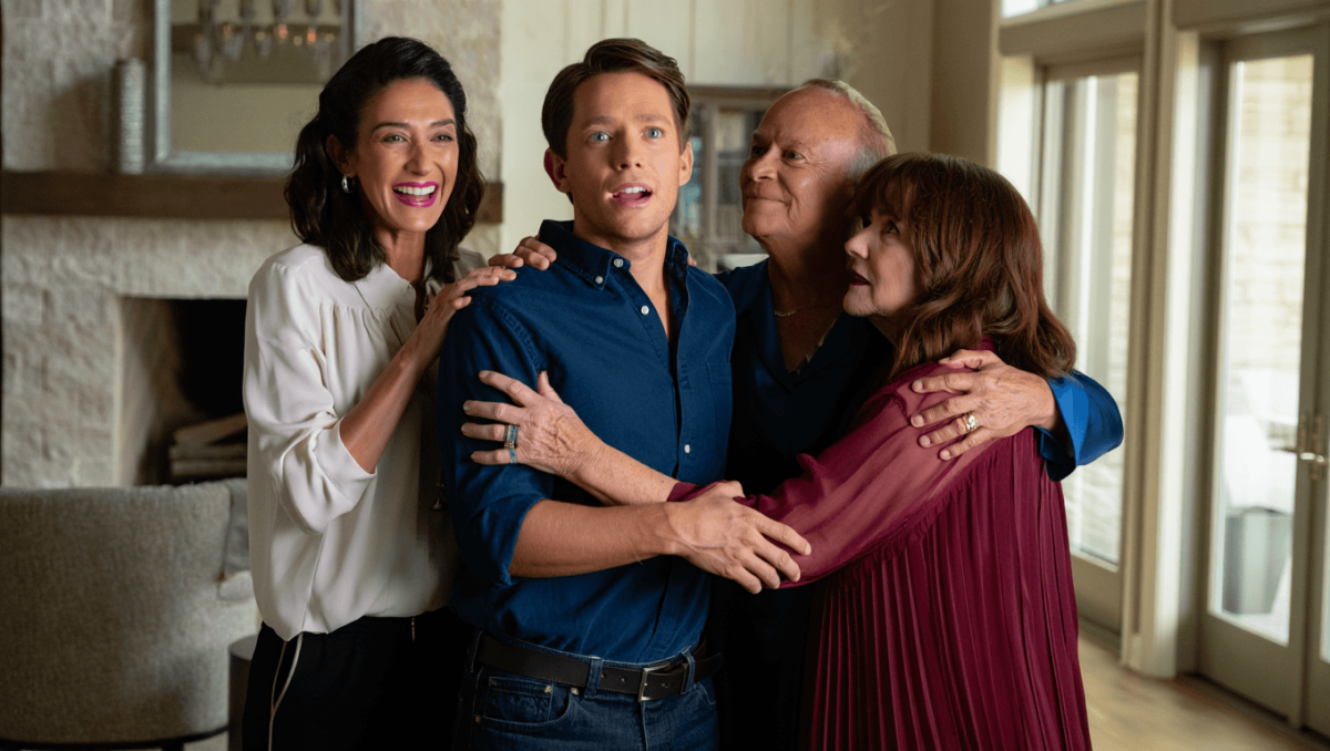 
		‘90s teen heartthrob unrecognizable as he reunites with TV show co-stars	