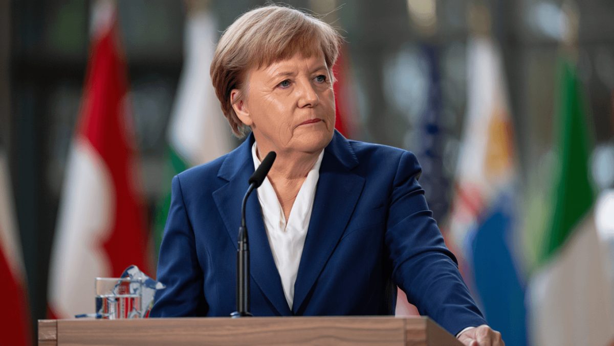 Karoline Leavitt's Latest Comment Has Everyone Hitting The Panic Button For 1 Reason