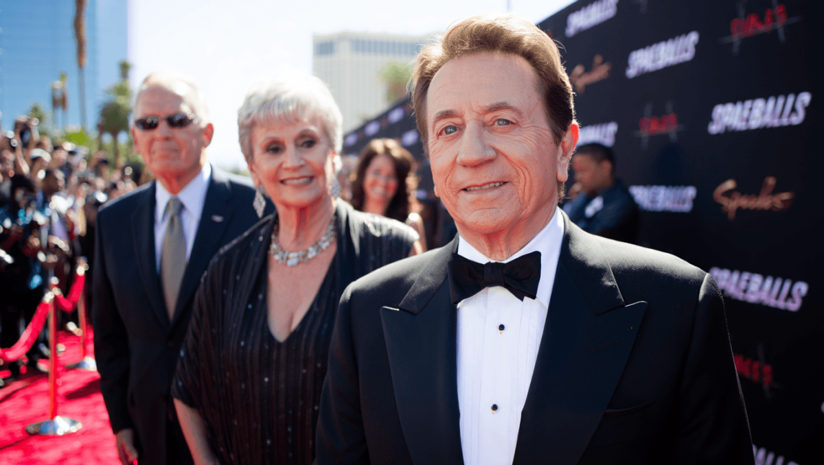 
		Rick Moranis reunites with ‘Spaceballs’ cast on red carpet nearly 30 years after leaving Hollywood	