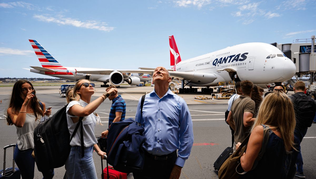 Earn up to 25,000 bonus miles when flying to Australia and New Zealand with American Airlines and Qantas