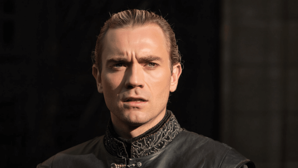 Actor playing Aegon reveals how Helaena’s ‘wooden throne’ prophecy could change his HOTD ending