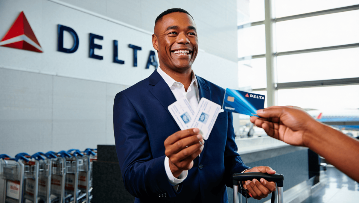 Most Delta Amex cardmembers now get a second checked bag for free