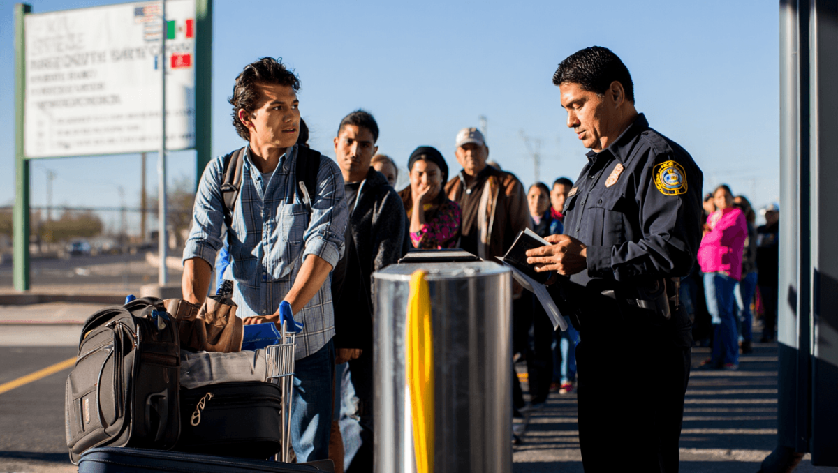 U.S. Issues New Travel Alert For Mexico To NOT Pack These 3 Items Amid Strict Border Screening
