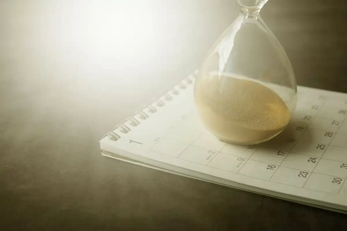 Calendar with circled dates showing time-sensitive promotional deadlines