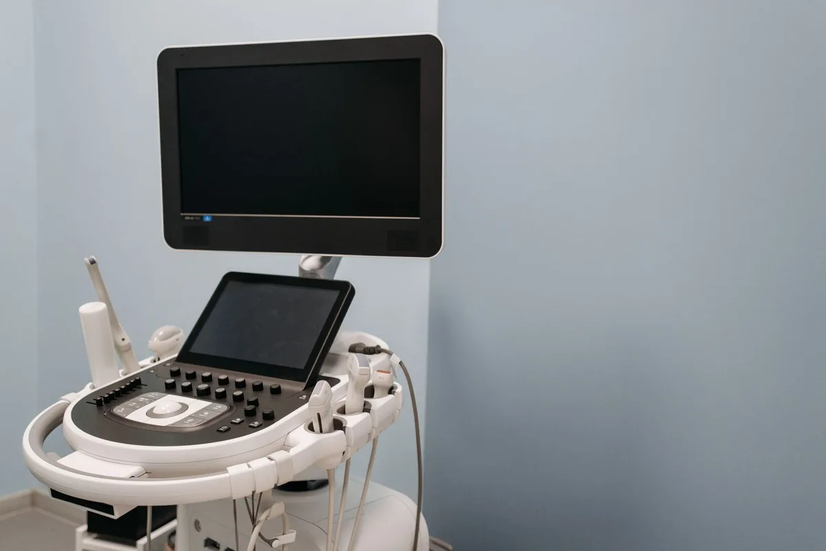 Medical imaging and diagnostic equipment used for kidney stone treatment