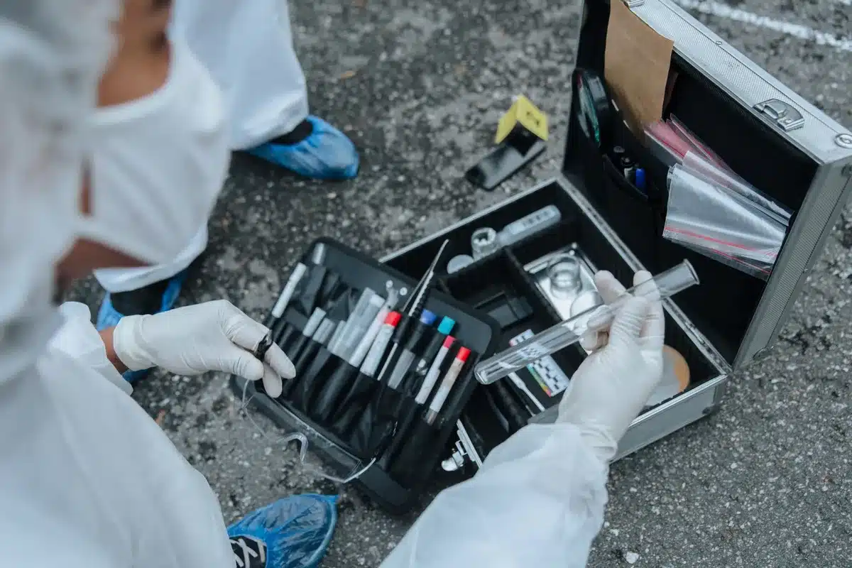 Laboratorium z badaniami autopsji i toksykologią